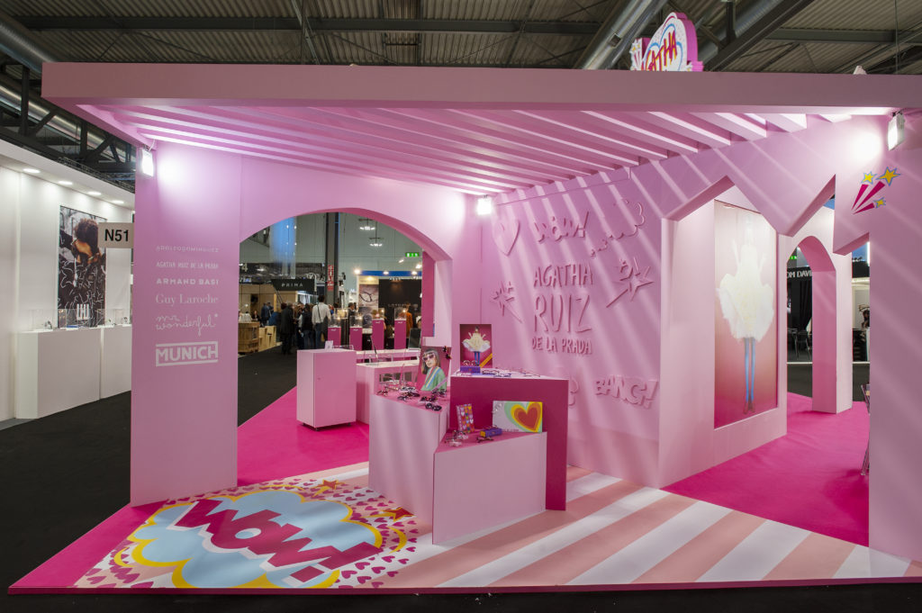 Agatha Ruiz de la Prada pinta MIDO con el poder del rosa 1