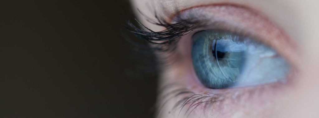 La luz azul, la nueva enemiga de tus ojos 7